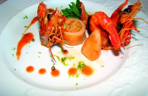 Καλαμάρια γεμιστά με γαρίδες