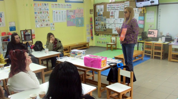 ΚΑΘΕΝΟΙ ΕΥΒΟΙΑΣ:  Βιωματικό εργαστήριο φιλαναγνωσίας για νηπιαγωγούς από τη Δημοτική Βιβλιοθήκη