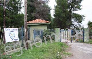 Στήνουν 14 Kέντρα Kράτησης Mεταναστών