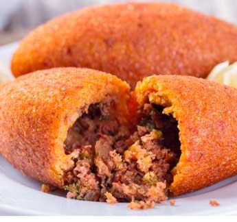 Κεφτέδες με πλιγούρι και γέμιση κιμά με κουκουνάρι