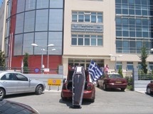 Φέρετρο-TAXI στο Διοικητήριο