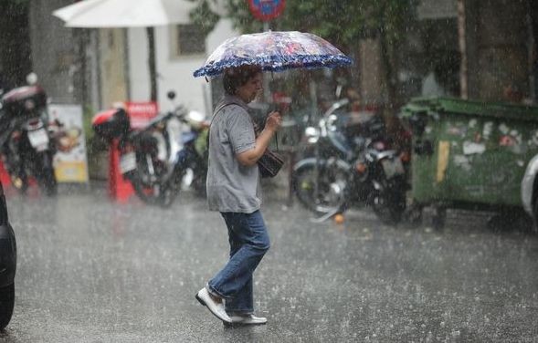 ΚΑΙΡΟΣ: Συνεχίζεται το βροχερό σκηνικό