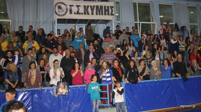 Γέμισαν το κλειστό για τους πρωταθλητές