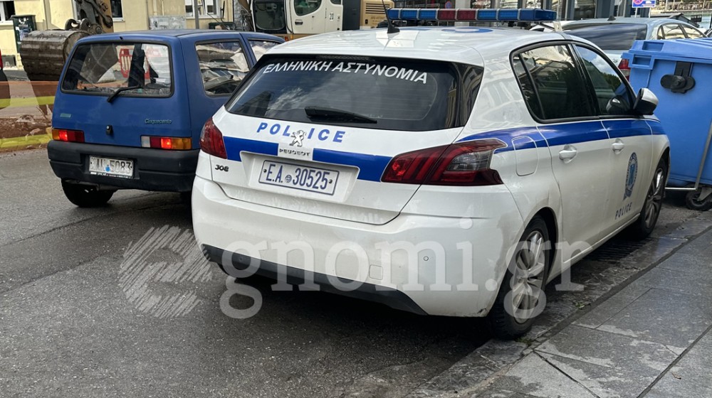 ΧΑΛΚΙΔΑ: Περιπολικό καβάλησε πεζοδρόμιο