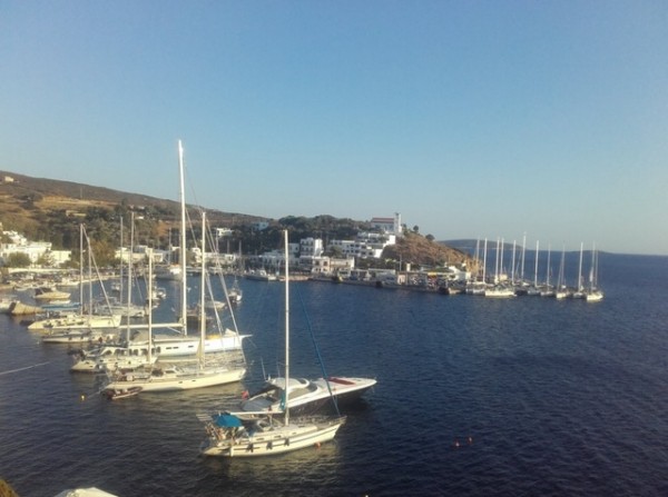 ΣΚΥΡΟΣ: Γαλάζια σημαία και στο τουριστικό καταφύγιο της Λιναριάς