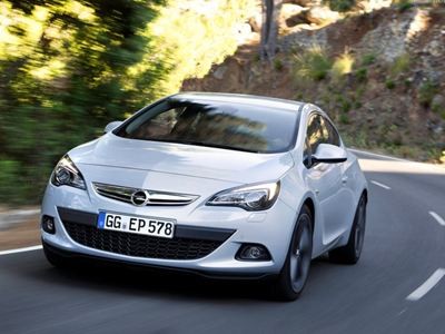 «Μεταναστεύει» το Opel Astra