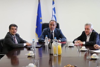 Απειλεί με επιστράτευση καθηγητών η Κυβέρνηση