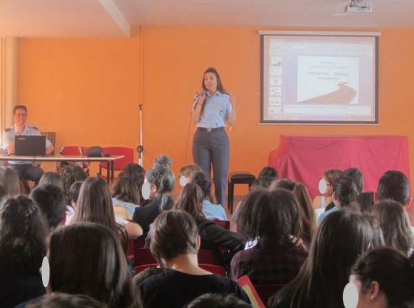 Εκπαιδευτικές παρουσιάσεις σε μαθητές σχολείων για θέματα Οδικής Ασφάλειας