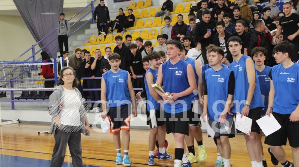 ΣΧΟΛΙΚΑ ΠΡΩΤΑΘΛΗΜΑΤΑ-ΤΕΛΙΚΟΣ ΜΠΑΣΚΕΤ ΑΓΟΡΙΩΝ: Πανηγύρισε το 4ο Λύκειο Χαλκίδας!