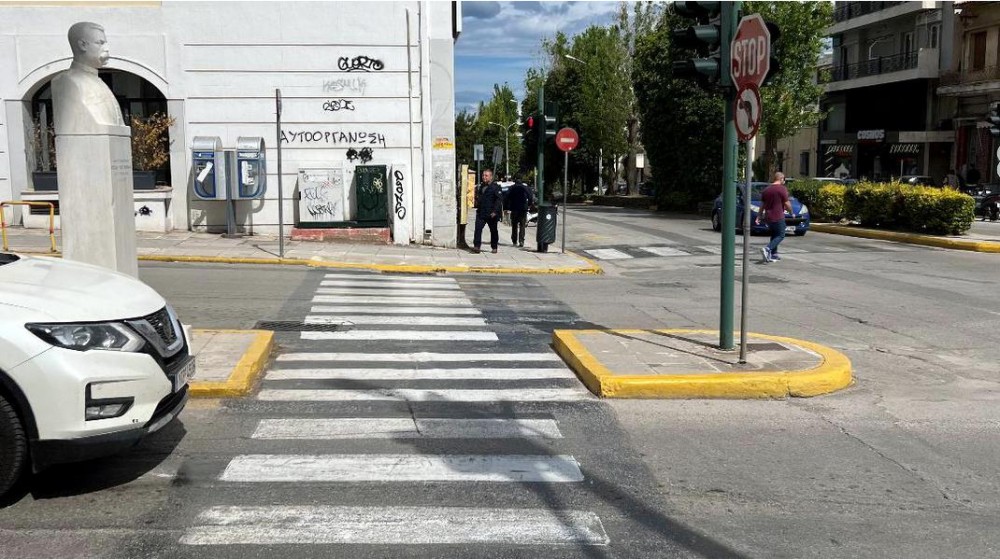 ΧΑΛΚΙΔΑ: Σουρεαλιστική εικόνα στη συμβολή των οδών Βενιζέλου και Παπαναστασίου