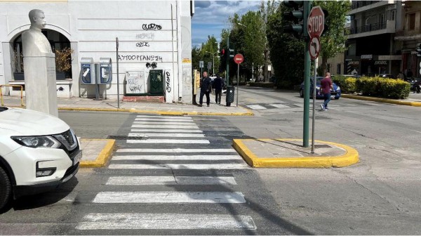 ΧΑΛΚΙΔΑ: Σουρεαλιστική εικόνα στη συμβολή των οδών Βενιζέλου και Παπαναστασίου