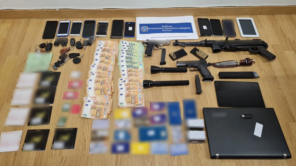 Πολυμελής συμμορία διέπραττε απάτες με ψεύτικες αγγελίες πώλησης οχημάτων (VIDEO)