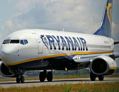 Η Ryanair διακόπτει τη σύνδεση Θεσσαλονίκης-Αθήνας