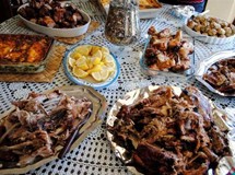 Φθηνότερο φέτος το πασχαλινό τραπέζι