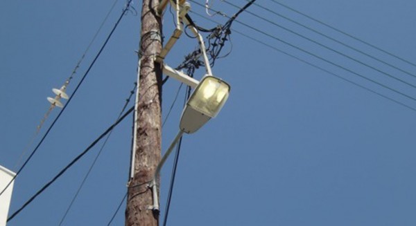 Ανοιχτά τα φώτα το πρωί στο Πάρκο Ελευθερίας στη Χαλκίδα