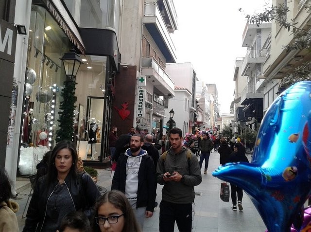 ΕΜΠΟΡΙΚΟΣ ΣΥΛΛΟΓΟΣ ΧΑΛΚΙΔΑΣ: Αυτό είναι το εορταστικό ωράριο των καταστημάτων