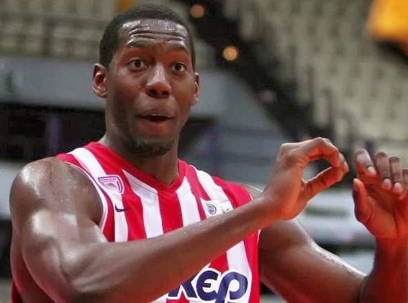 Λάσμε, Ντάνστον, Λοτζέσκι και Παπανικολάου στο top 10 της Ευρωλίγκας (video)