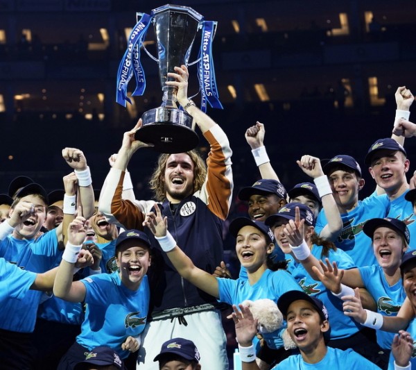 ΣΤΕΦΑΝΟΣ ΤΣΙΤΣΙΠΑΣ: Ο θρίαμβος και τα τρελά λεφτά που έβαλε στον τραπεζικό του λογαριασμό (VIDEO)