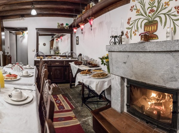 Γνωρίστε τον παραδοσιακό ξενώνα ΕΥΗΛΙΟΝ 1856 που σάς στέλνει το egnomi