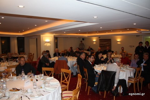 Άδεια τραπέζια