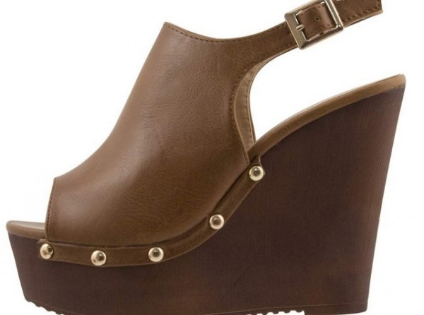 SUMMER TIME: Μοναδικές πλατφόρμες με χρυσά, μεταλλικά τρουκς