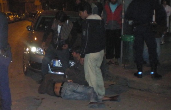 Αμάρυνθος: Μαχαιρώματα και ξύλο μεταξύ Πακιστανών