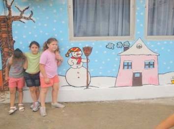 Ζωγράφισαν τις τέσσερις εποχές στους τοίχους