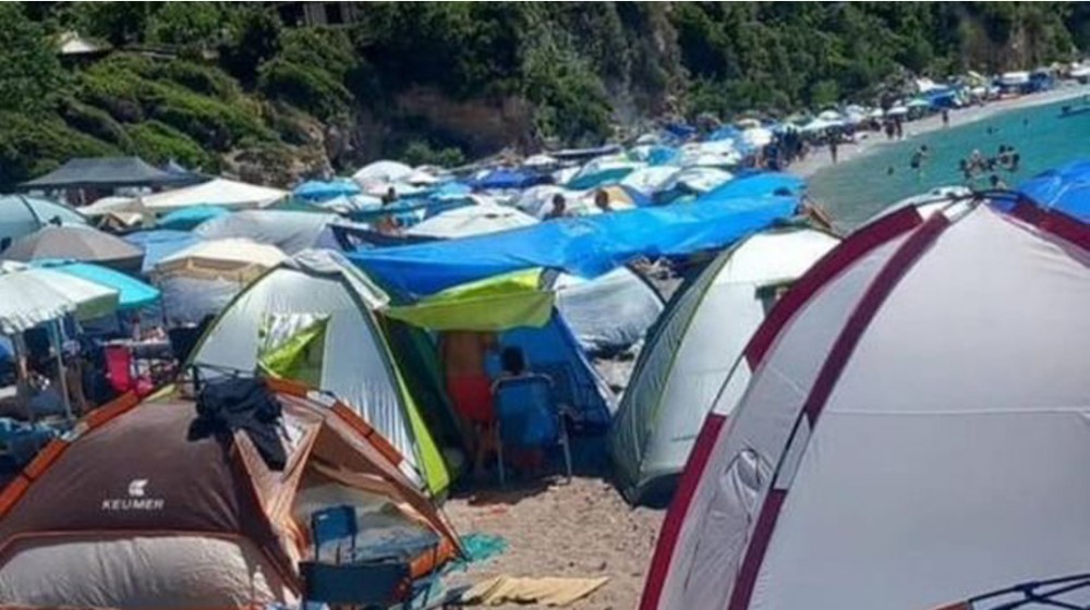 ΠΑΡΑΛΙΑ ΘΑΨΑ ΕΥΒΟΙΑΣ: Εικόνες από άναρχο κάμπινγκ προβληματίζουν