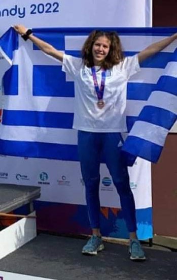 ΕΥΓΕΝΙΑ ΣΧΙΖΑ: Ύψωσε την ελληνική σημαία στη Νορμανδία με άλμα στα 6 μέτρα!