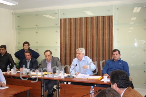 Ξαναψηφίζουν τον προϋπολογισμό