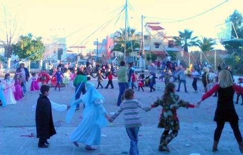 Παραδοσιακό γαϊτανάκι στο Φάρο Αυλίδας