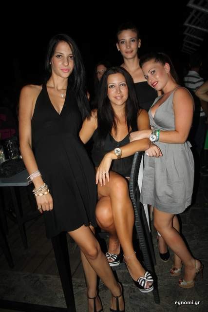 Υποκύπτουν στην γοητεία του μαύρου