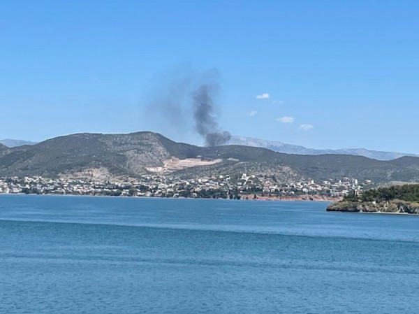 ΧΑΛΚΙΔΑ: Ξέσπασε φωτιά στη χωματερή στο Πει Δοκού