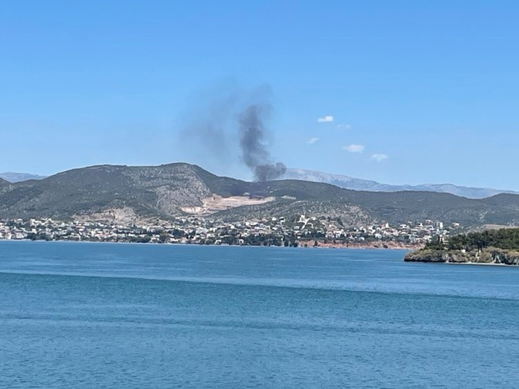 ΧΑΛΚΙΔΑ: Ξέσπασε φωτιά στη χωματερή στο Πει Δοκού