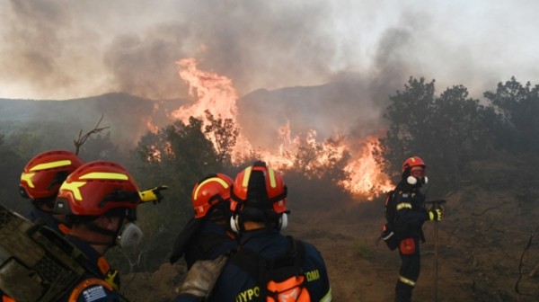 ΕΥΒΟΙΑ: Φωτιές από κεραυνούς