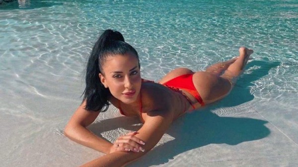 Ανασταίνει και νεκρούς η Λαζαρία Ελευθεριάδου