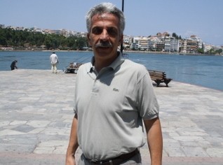 Υποσχέθηκε να βοηθήσει ο Αναγνωστάκης