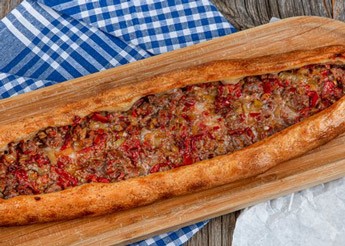 Λαχματζάν από την Κωνσταντινούπολη