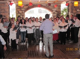 Χορός και τραγούδι με τ΄αλωνάκι