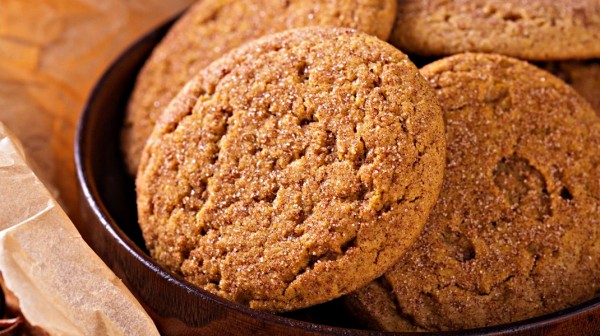 Μπισκότα με κανέλα και πορτοκάλι