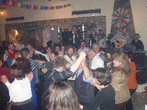 Χόρεψαν παρά τα προβλήματα στην Κάρυστο