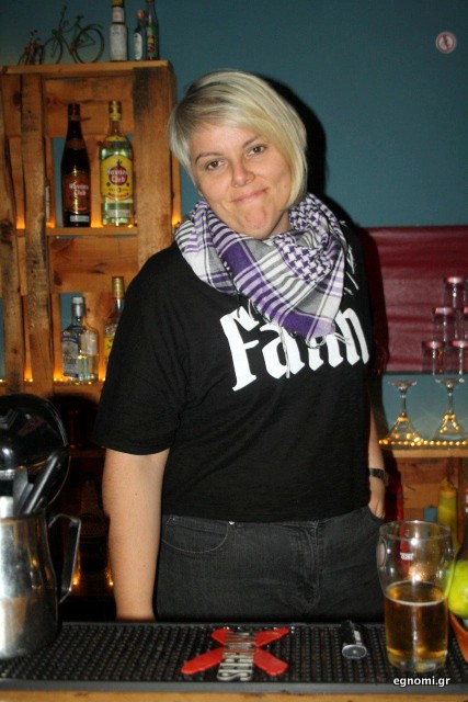 Aυτό το κορίτσι είναι famous