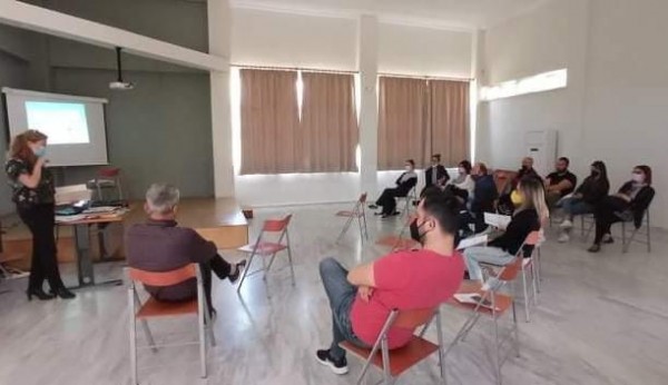 Επιμορφωτικό σεμινάριο της Δημοτικής Βιβλιοθήκης Καθενών στο Δημοτικό Σχολείο Διρφύων