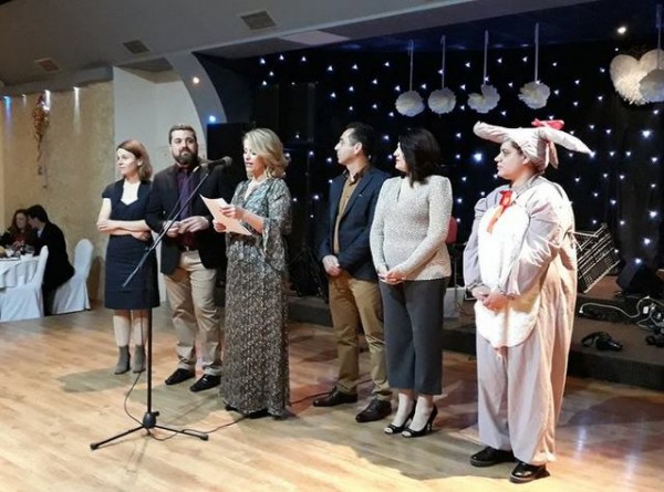 Κεφάτο γλέντι από τους Πελοποννήσιους της Εύβοιας την Τσικνοπέμπτη