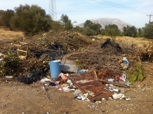 ΔΗΜΟΣ ΕΡΕΤΡΙΑΣ: Μην βγάζετε ογκώδη αντικείμενα στα σκουπίδια