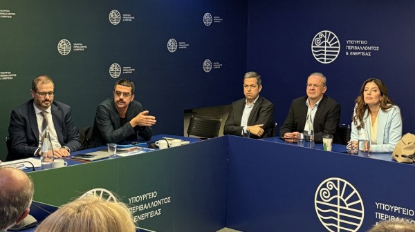 ΖΕΜΠΙΛΗΣ: Αδιανόητη η επιμονή του ΑΔΜΗΕ για την όδευση των καλωδίων μέσα από τον Μύτικα