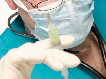 Γυναικολόγος βίαζε τις ασθενείς του