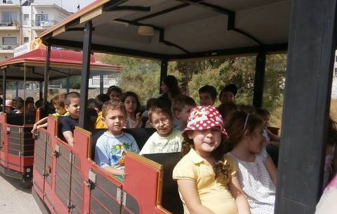 Βόλτα στη Χαλκίδα με το τρενάκι