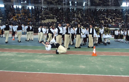 Οι Ηπειρώτες της Εύβοιας χόρεψαν στο Στάδιο Ειρήνης και Φιλίας