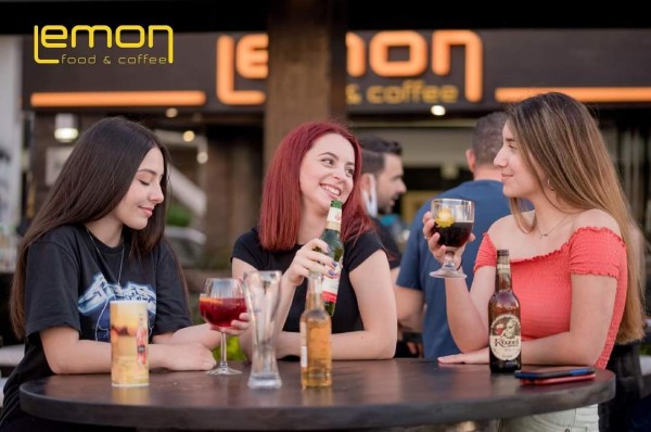 LEMON CAFE ΧΑΛΚΙΔΑ: Δεν σου κάνει καρδιά να φύγεις!